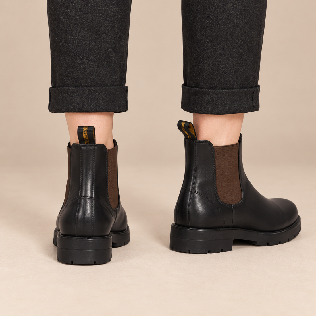 Chelsea boots voor dames met elastische inzetten en aantreklussen
