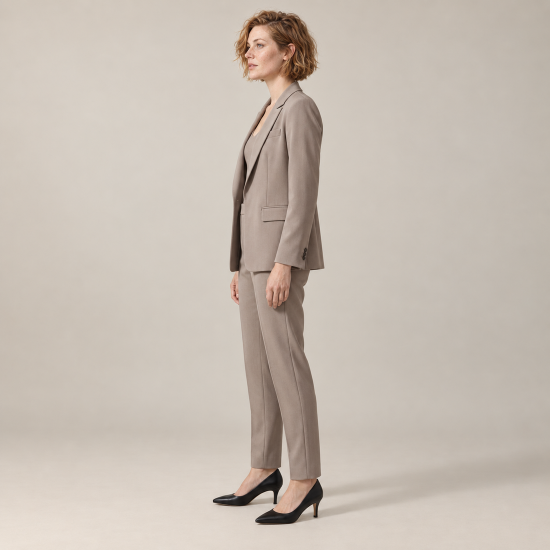 Blazer- en broekset voor dames met reverskraag en rechte pijpen
