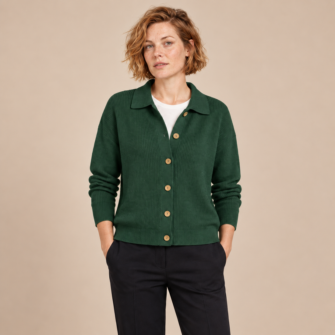 Damesvest met knoopsluiting en kraag