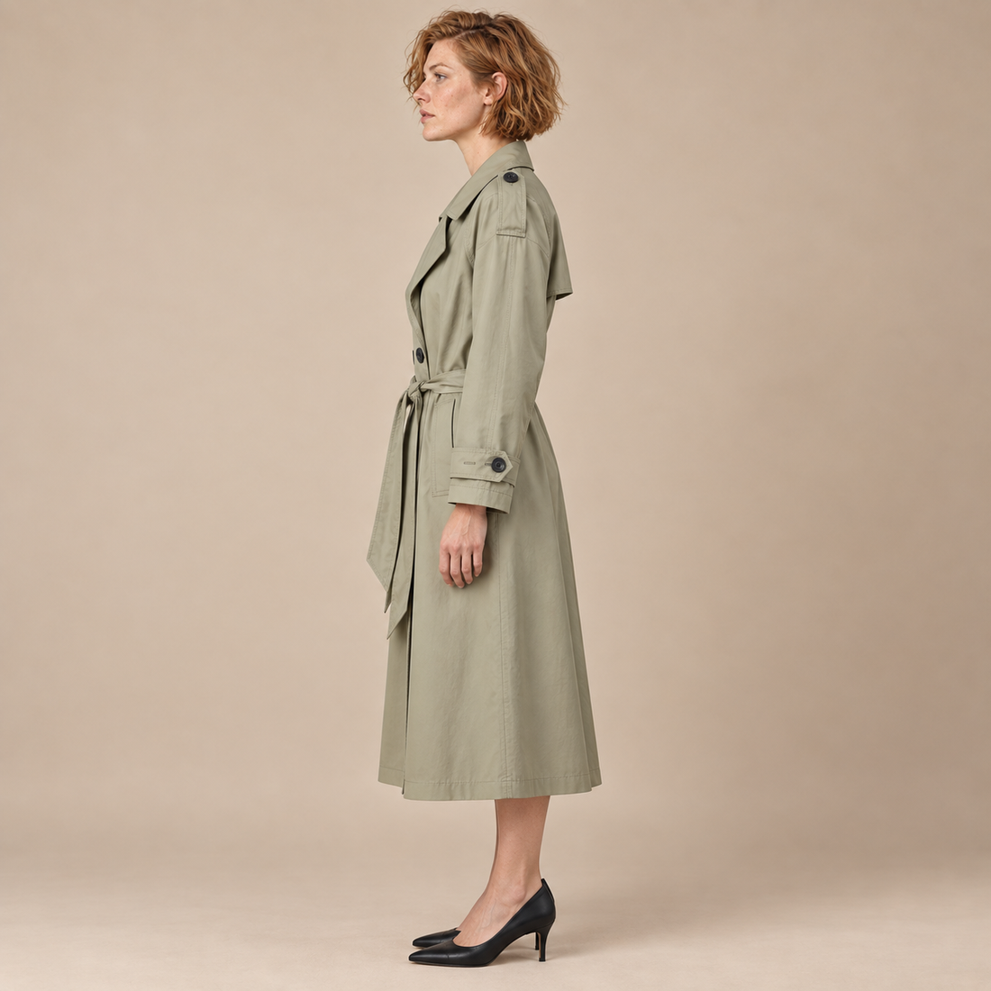 Lange damestrenchcoat met ceintuur en brede kraag