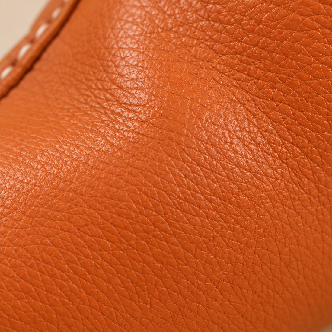 Leren damesloafers met sleehakzool en kwastjes