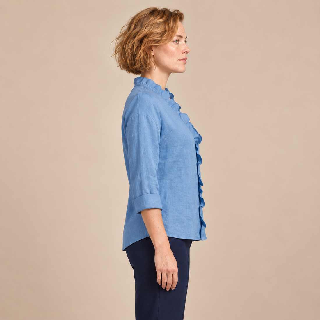 Damesblouse met ruches bij de hals en lange mouwen