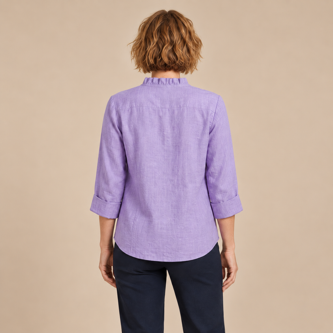 Damesblouse met ruches bij de hals en lange mouwen