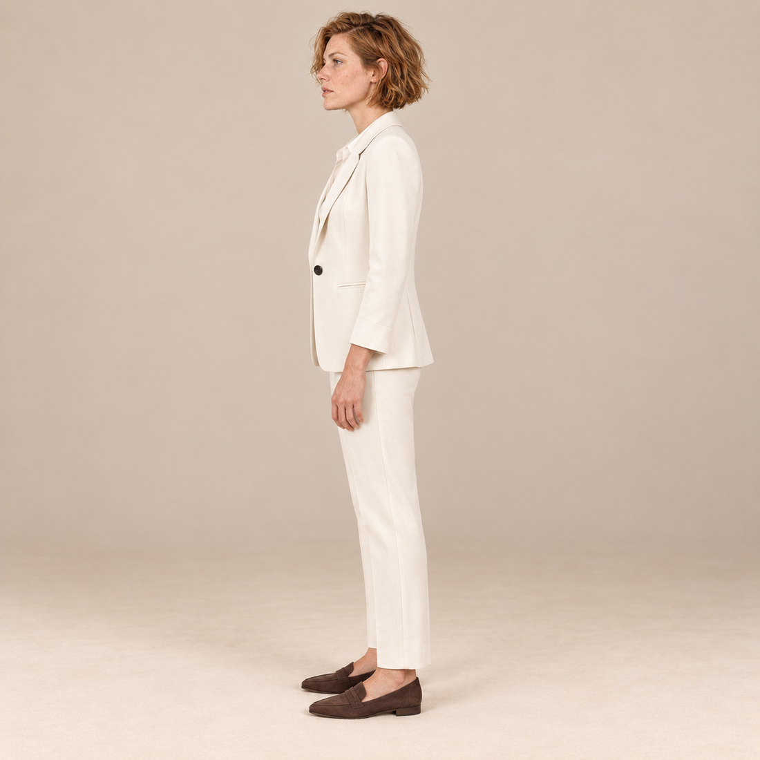Damespak met getailleerde blazer en pantalon