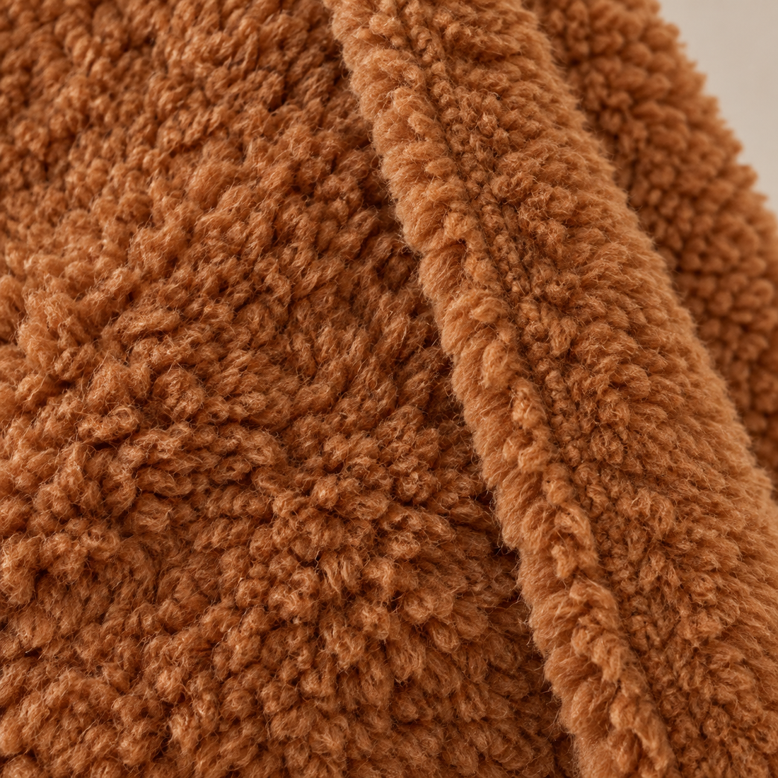Lange teddyjas voor dames met capuchonkraag en losse pasvorm