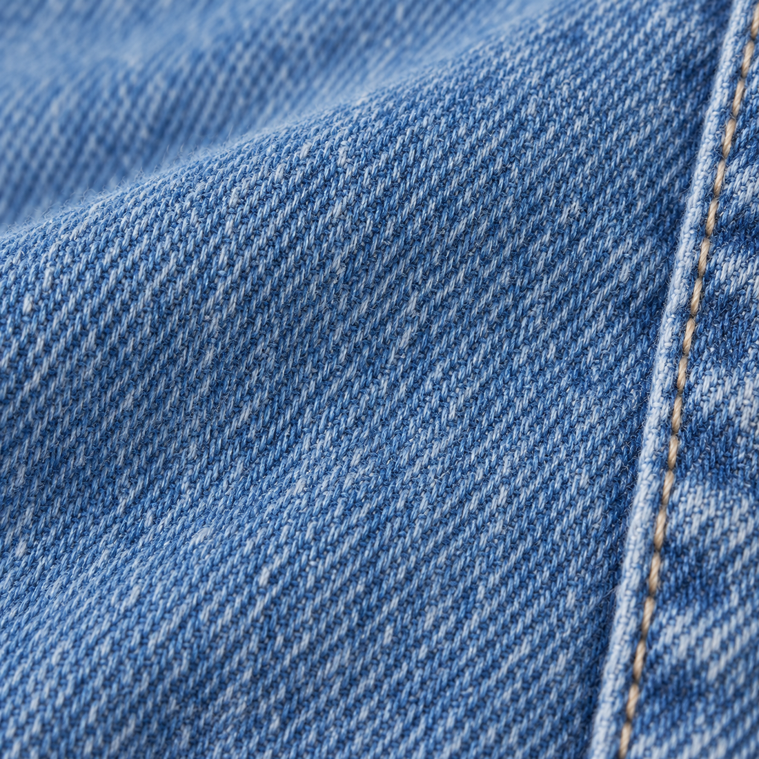 Spijkerblouse voor dames met knoopsluiting en lange mouwen