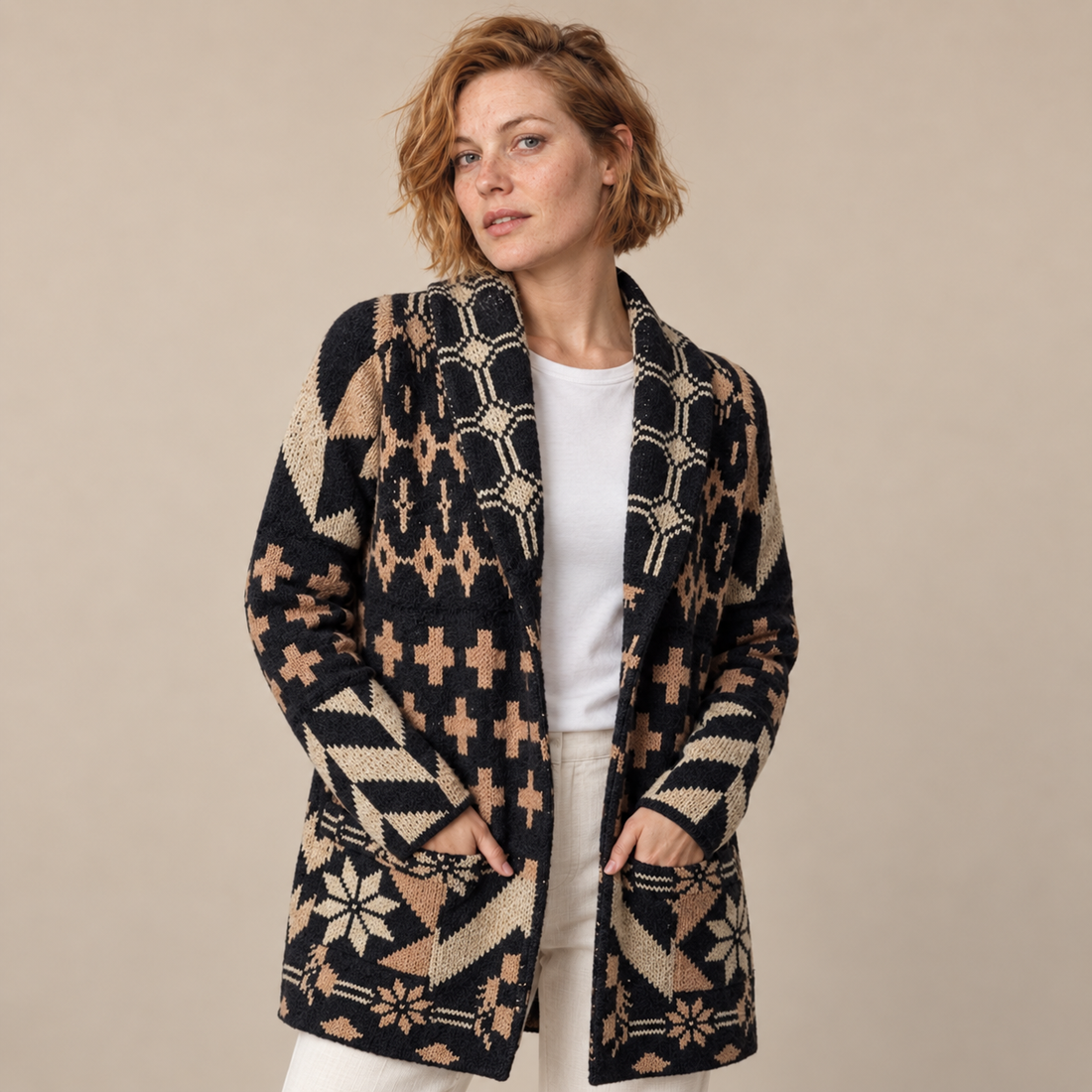 Damesvest met knoopsluiting en gebreid patroon