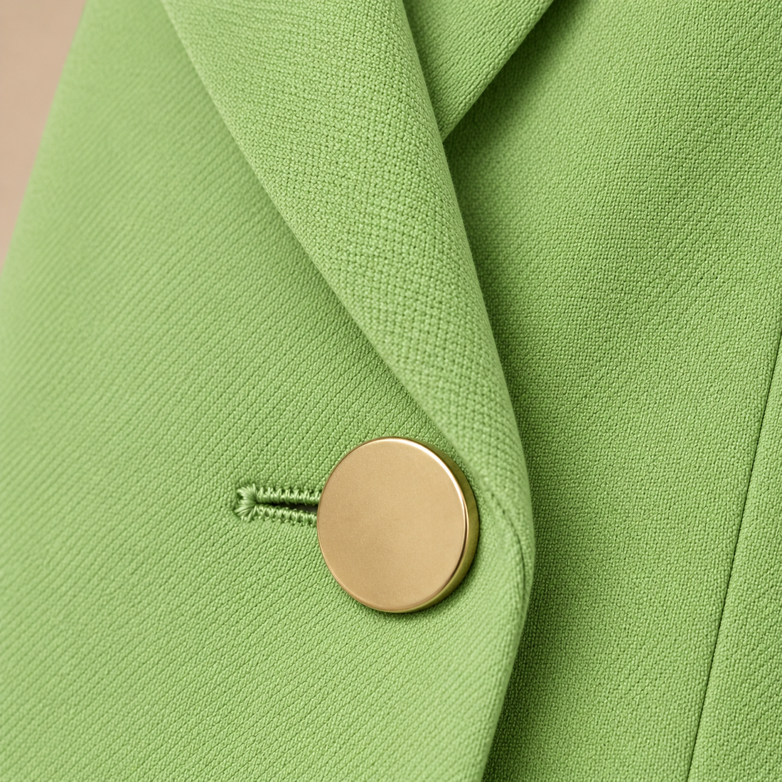 Dubbelrijige damesblazer met reverskraag