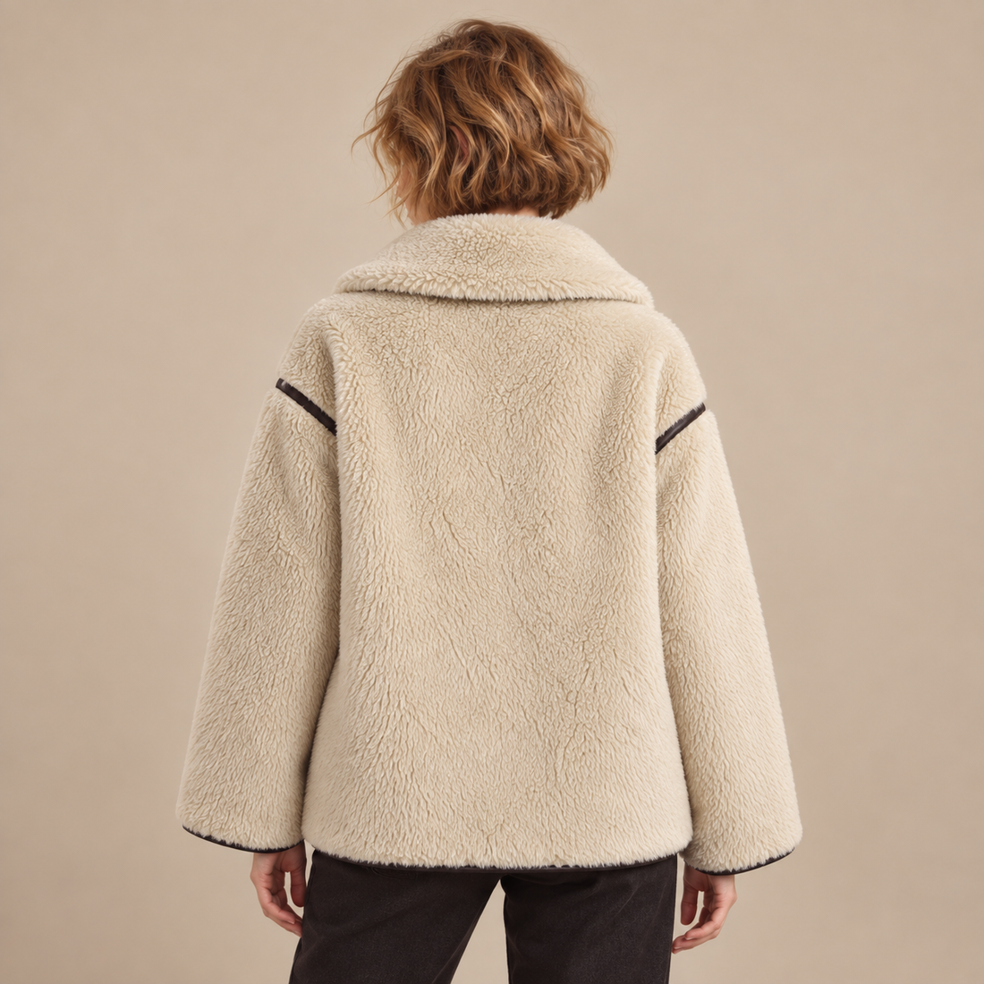 Teddyjas voor dames met sjaalkraag en knoopsluiting