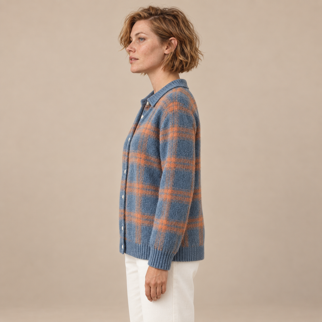 Gebreid damesvest met knoopsluiting en ruitpatroon