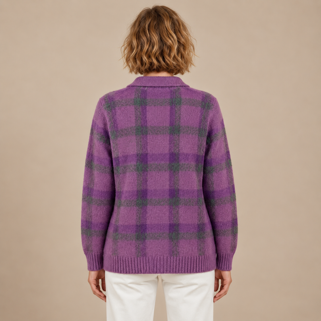 Gebreid damesvest met knoopsluiting en ruitpatroon