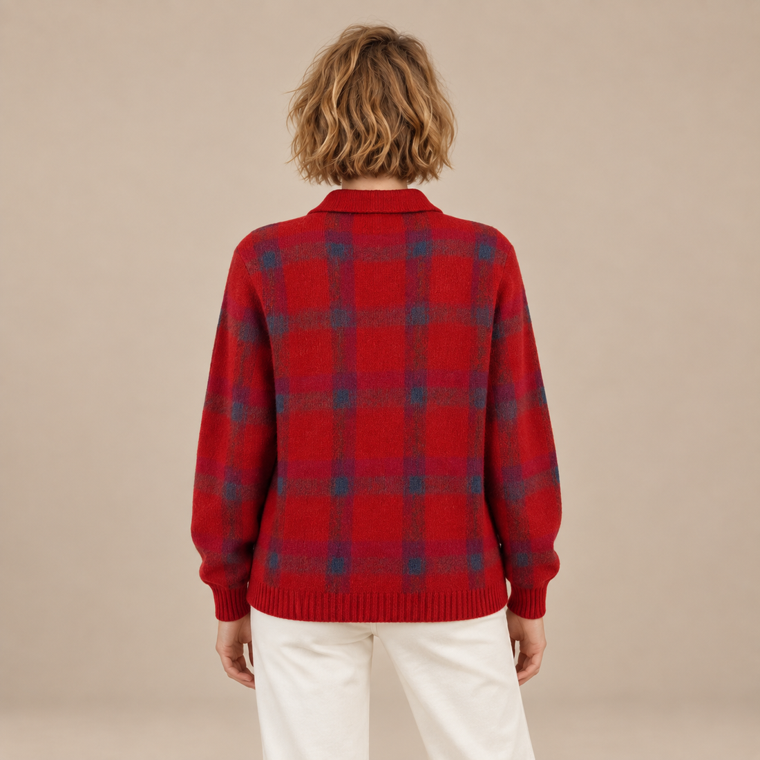 Gebreid damesvest met knoopsluiting en ruitpatroon