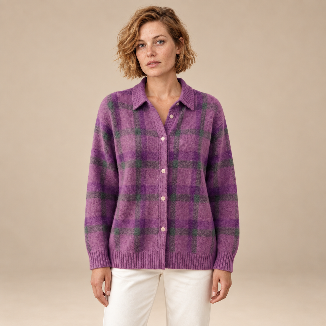 Gebreid damesvest met knoopsluiting en ruitpatroon