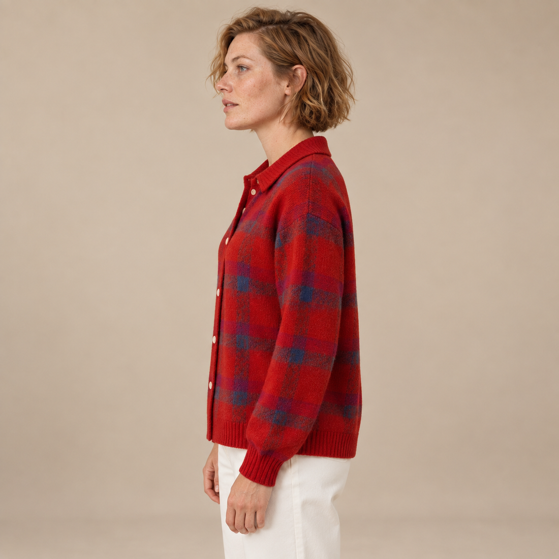 Gebreid damesvest met knoopsluiting en ruitpatroon