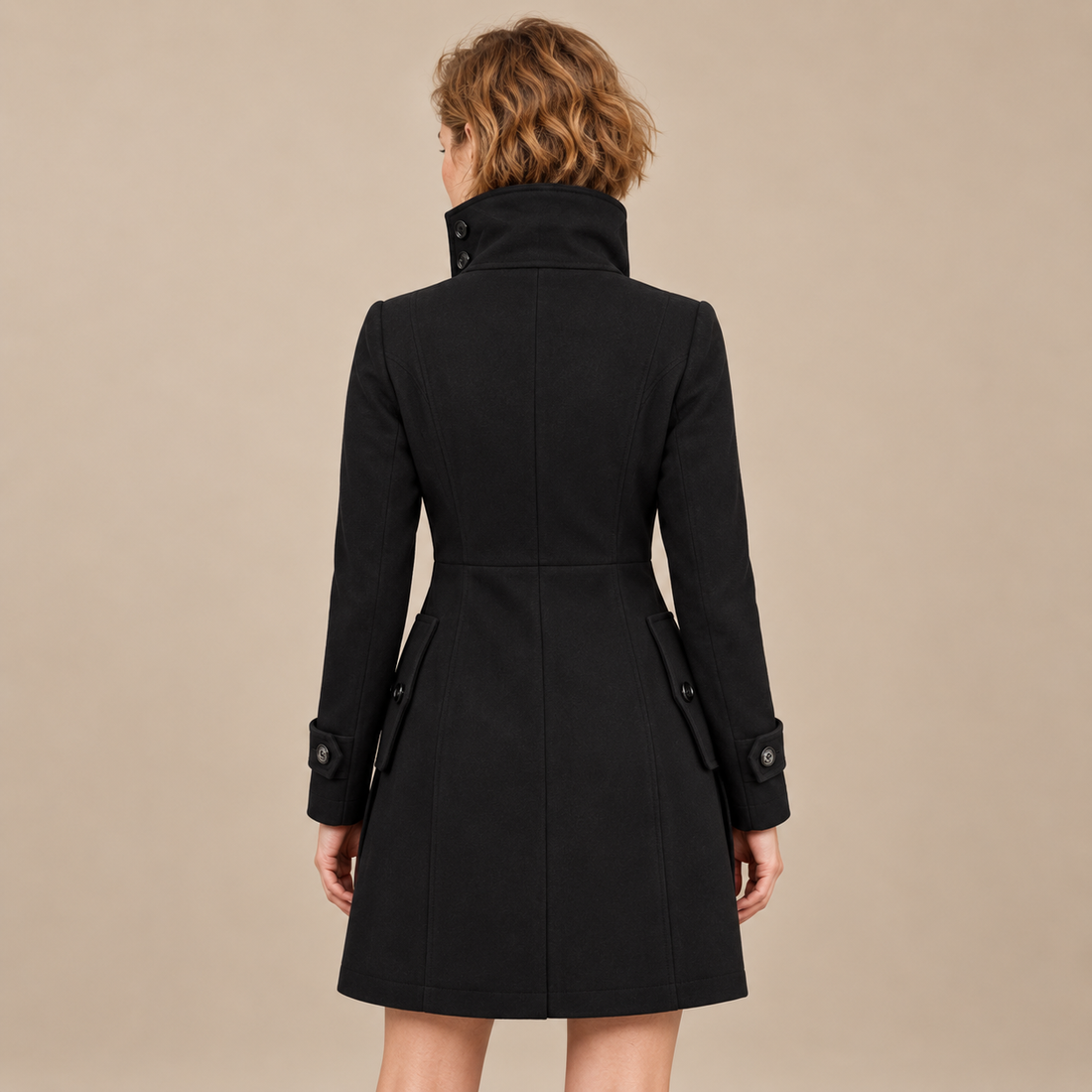 Damestrenchcoat met hoge hals, ceintuur en knoopsluiting