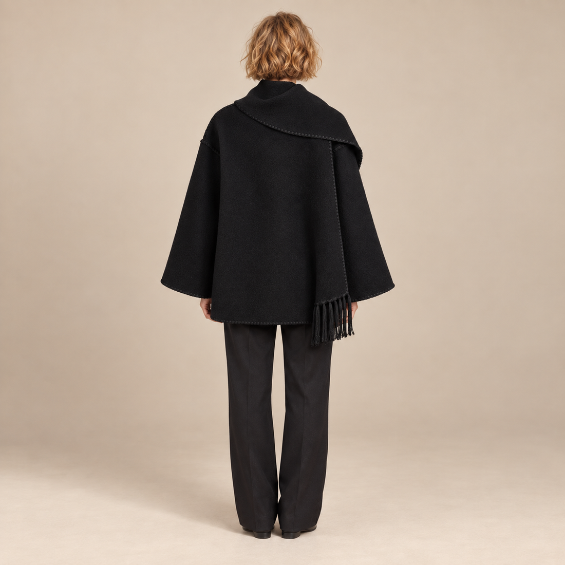 Capejas voor dames met contrastrand en franjes