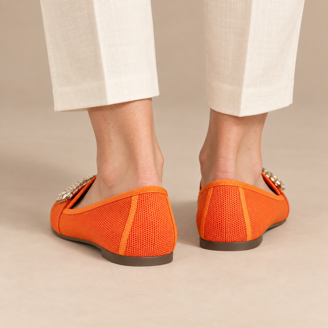 Loafers voor dames met versierde gesp en contrasterende bies
