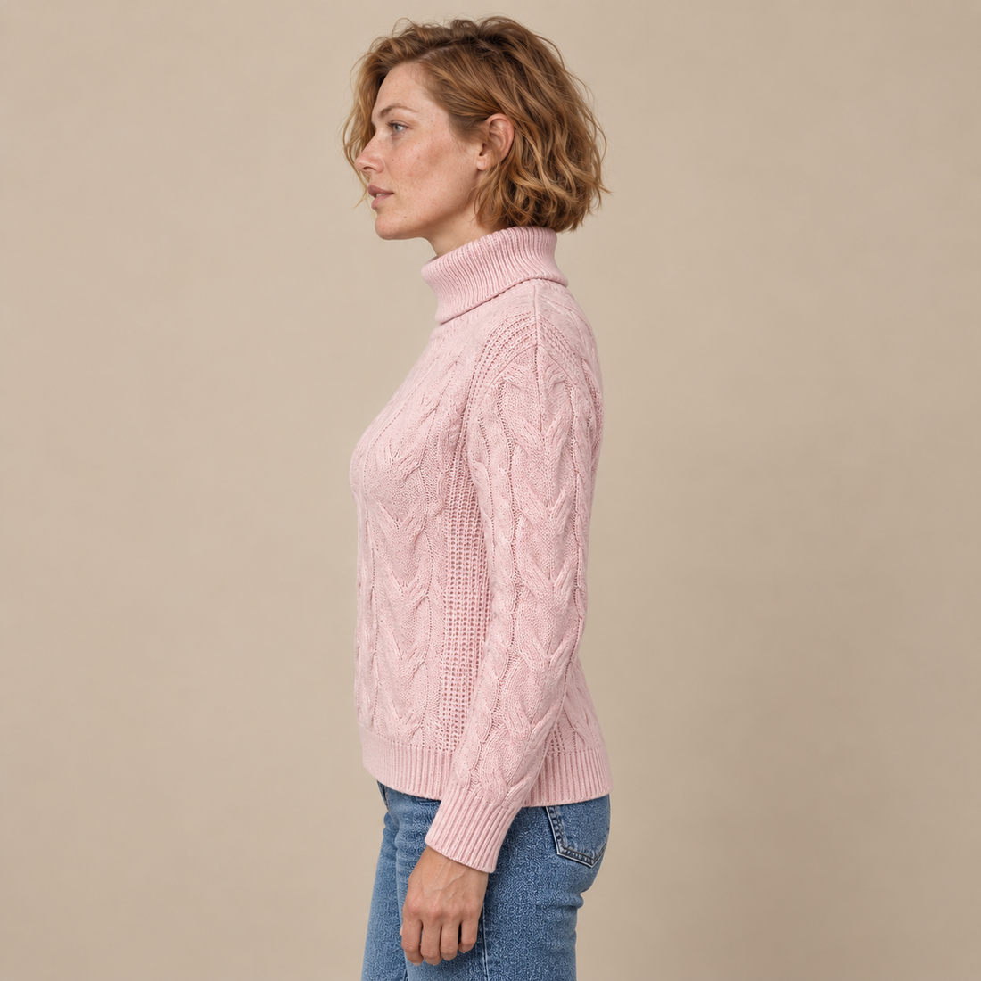 Knusse kabelgebreide coltrui voor dames