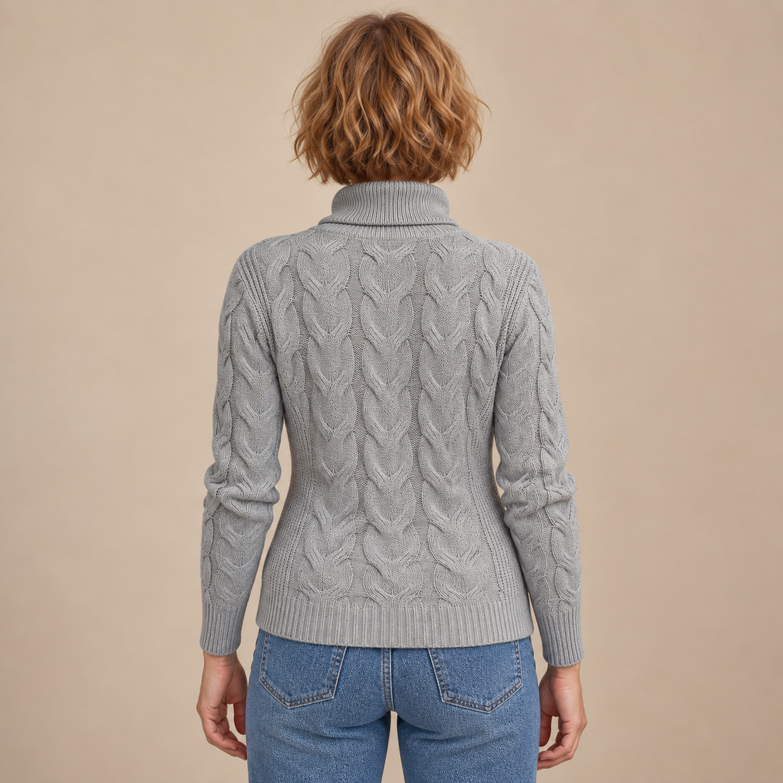 Knusse kabelgebreide coltrui voor dames