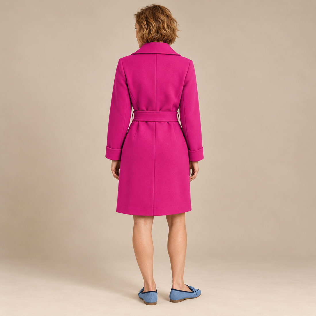 Damestrenchcoat met ceintuur en brede reverskraag