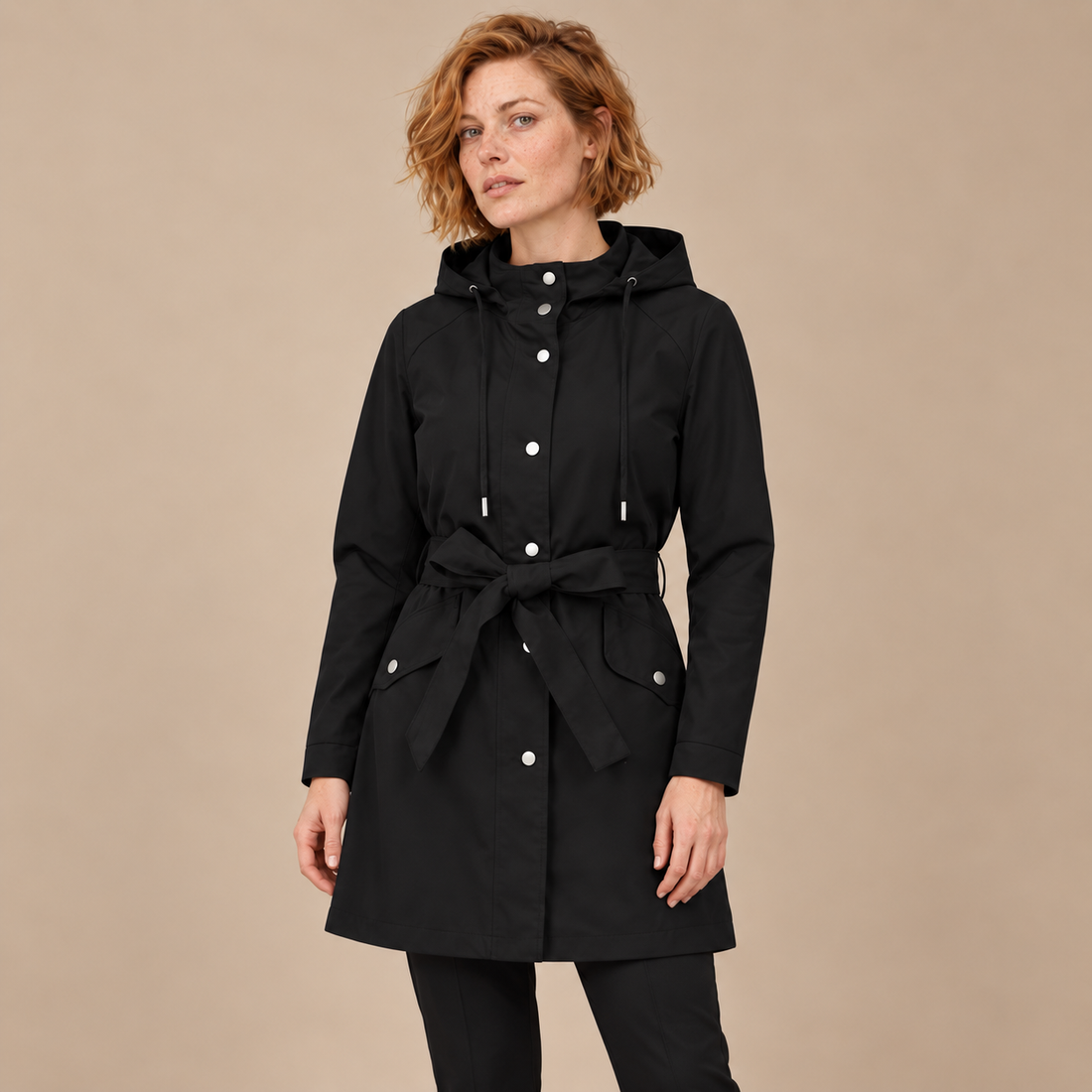 Damestrenchcoat met capuchon, ceintuur en knoopsluiting