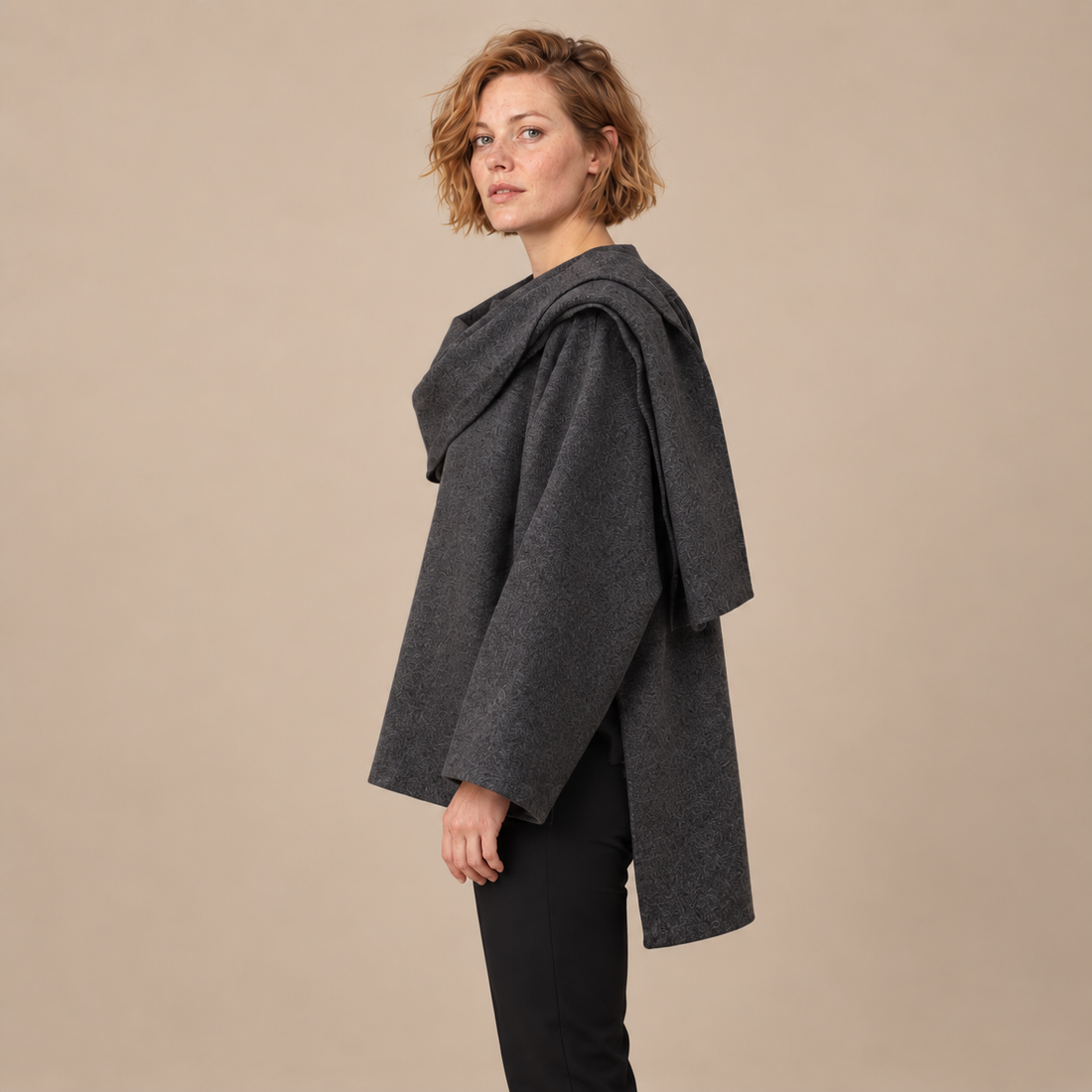 Capejas voor dames met geïntegreerde sjaal