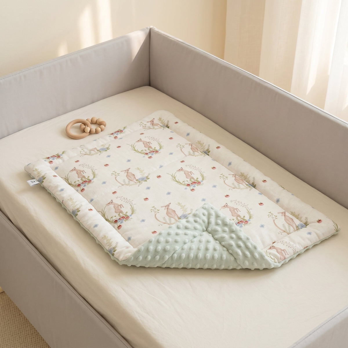 Reversible Baby Changing Mat, Padded Cotton Gauze and Minky