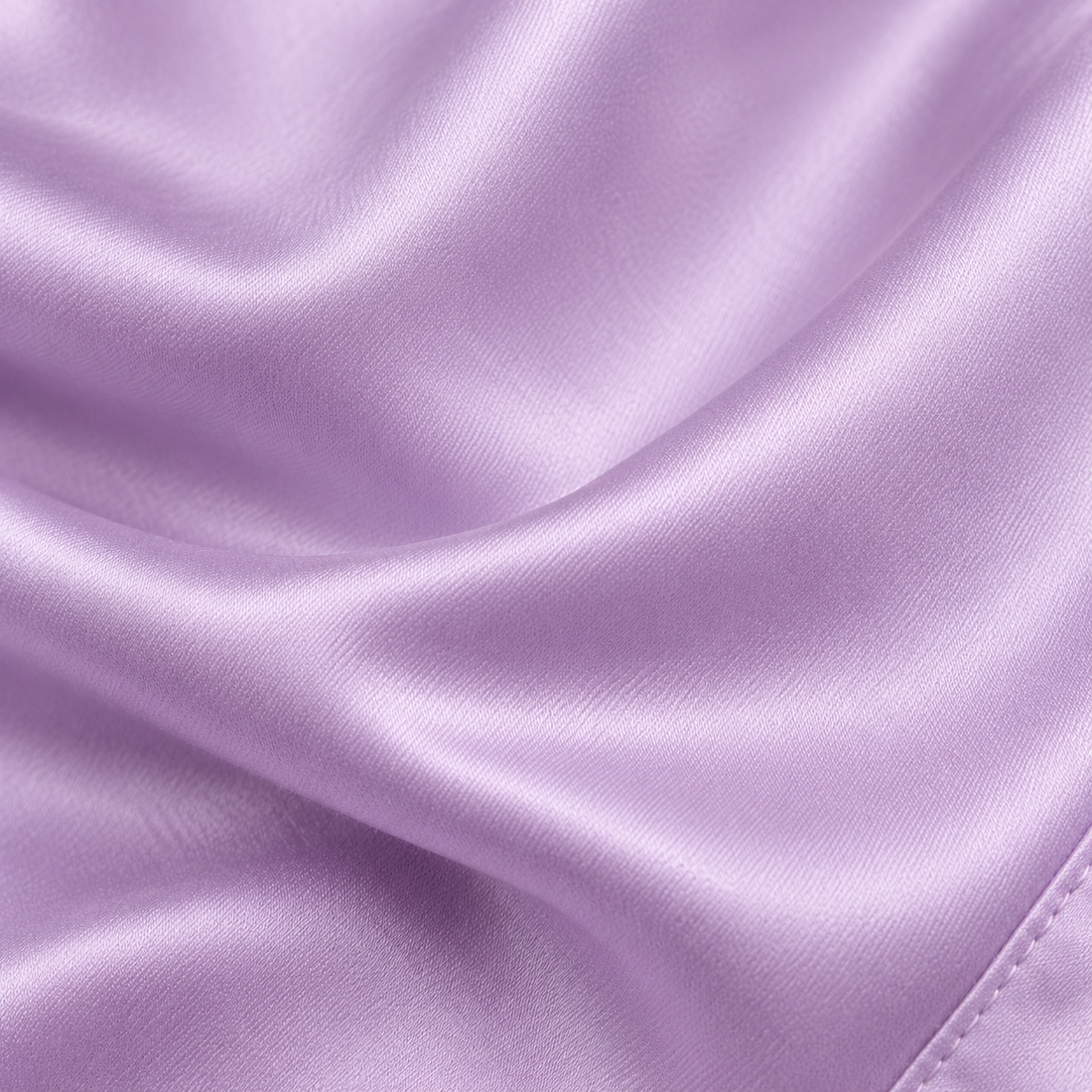 Satijnen damesblouse met gedrapeerde kraag en lange mouwen