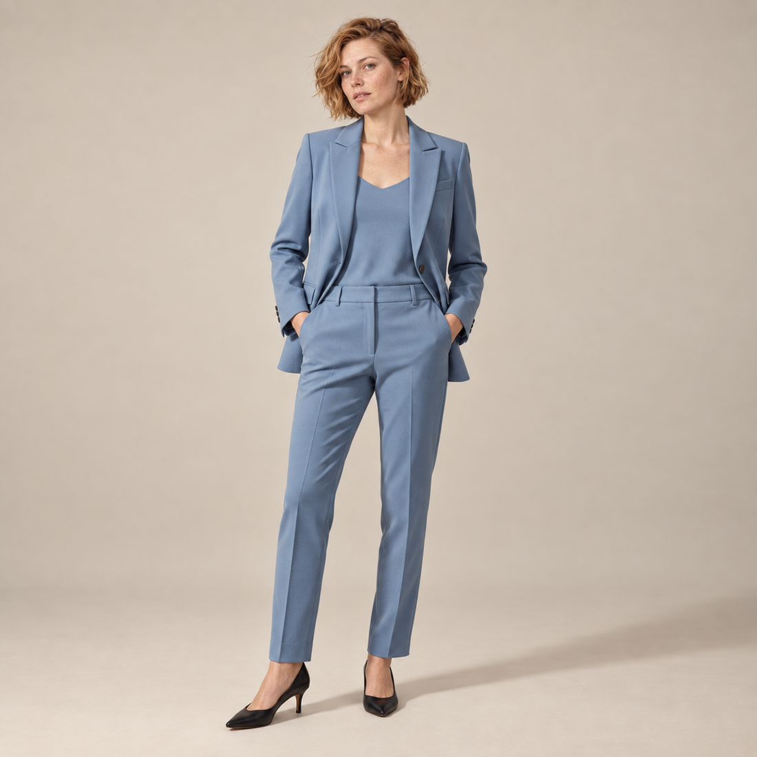 Blazer- en broekset voor dames met reverskraag en rechte pijpen