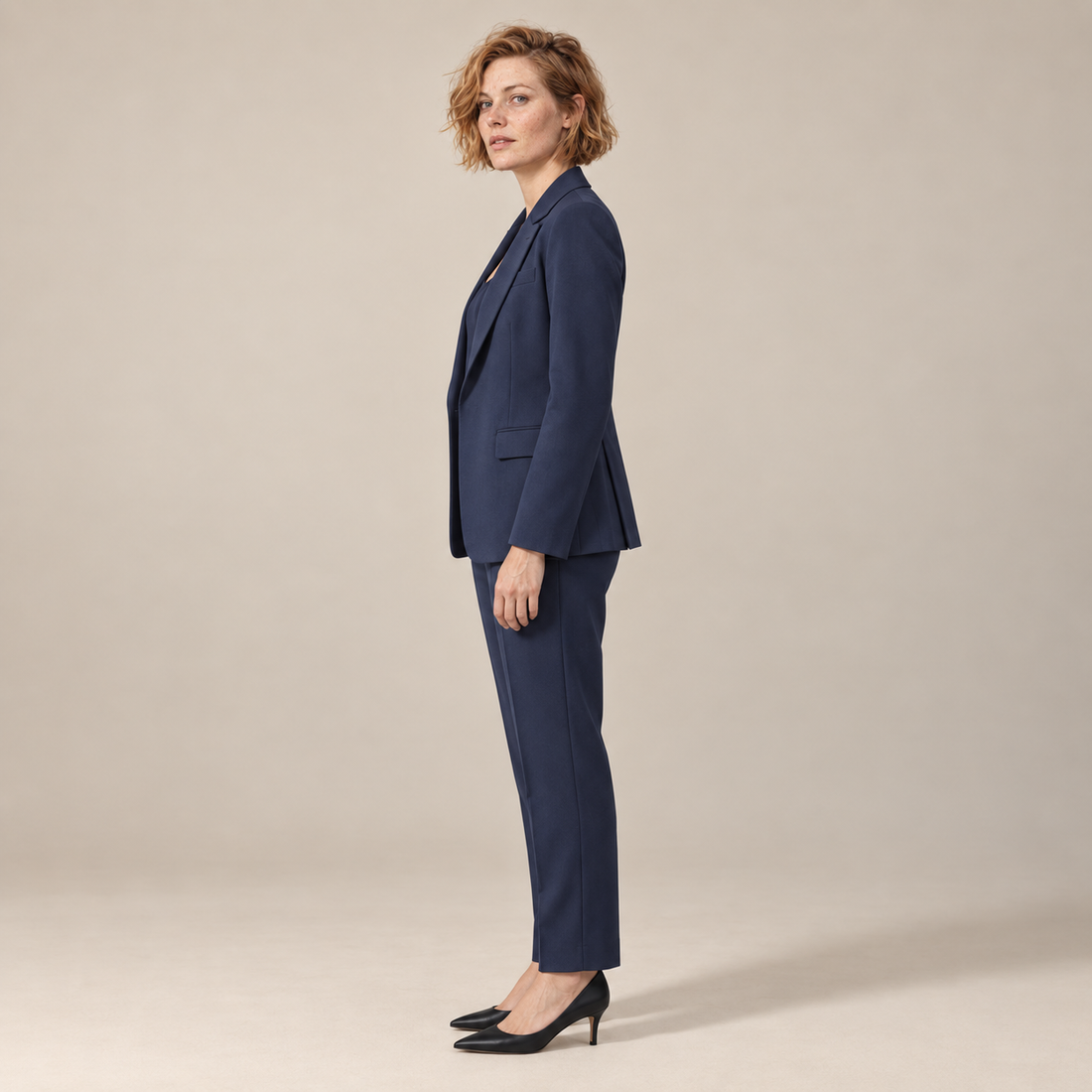 Blazer- en broekset voor dames met reverskraag en rechte pijpen