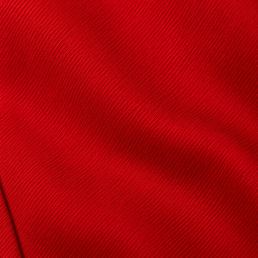 Dubbelrijige damestrenchcoat met strikceintuur