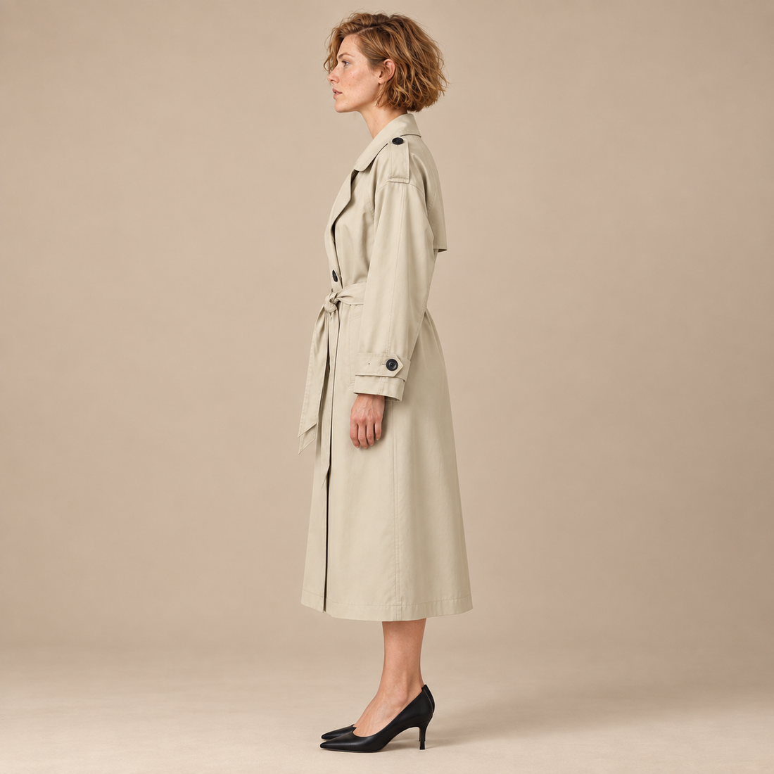 Lange damestrenchcoat met ceintuur en brede kraag