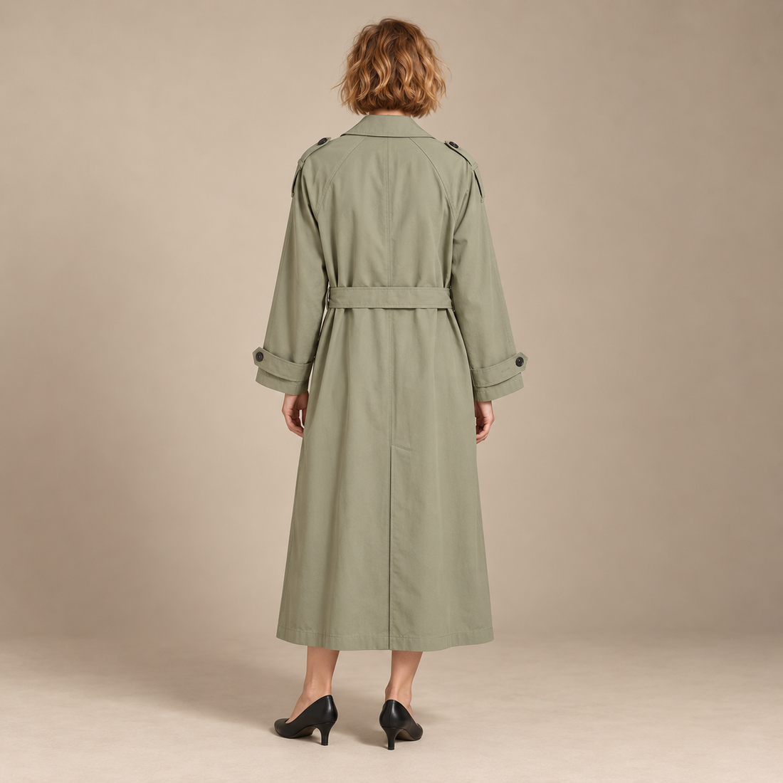 Lange damestrenchcoat met ceintuur en brede kraag