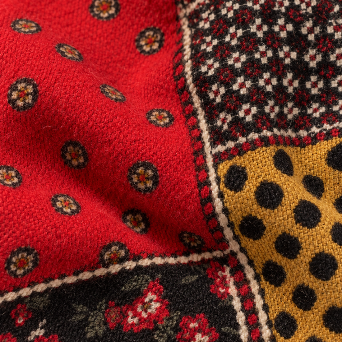 Overjas voor dames met capuchon, rits en patchworkafwerking
