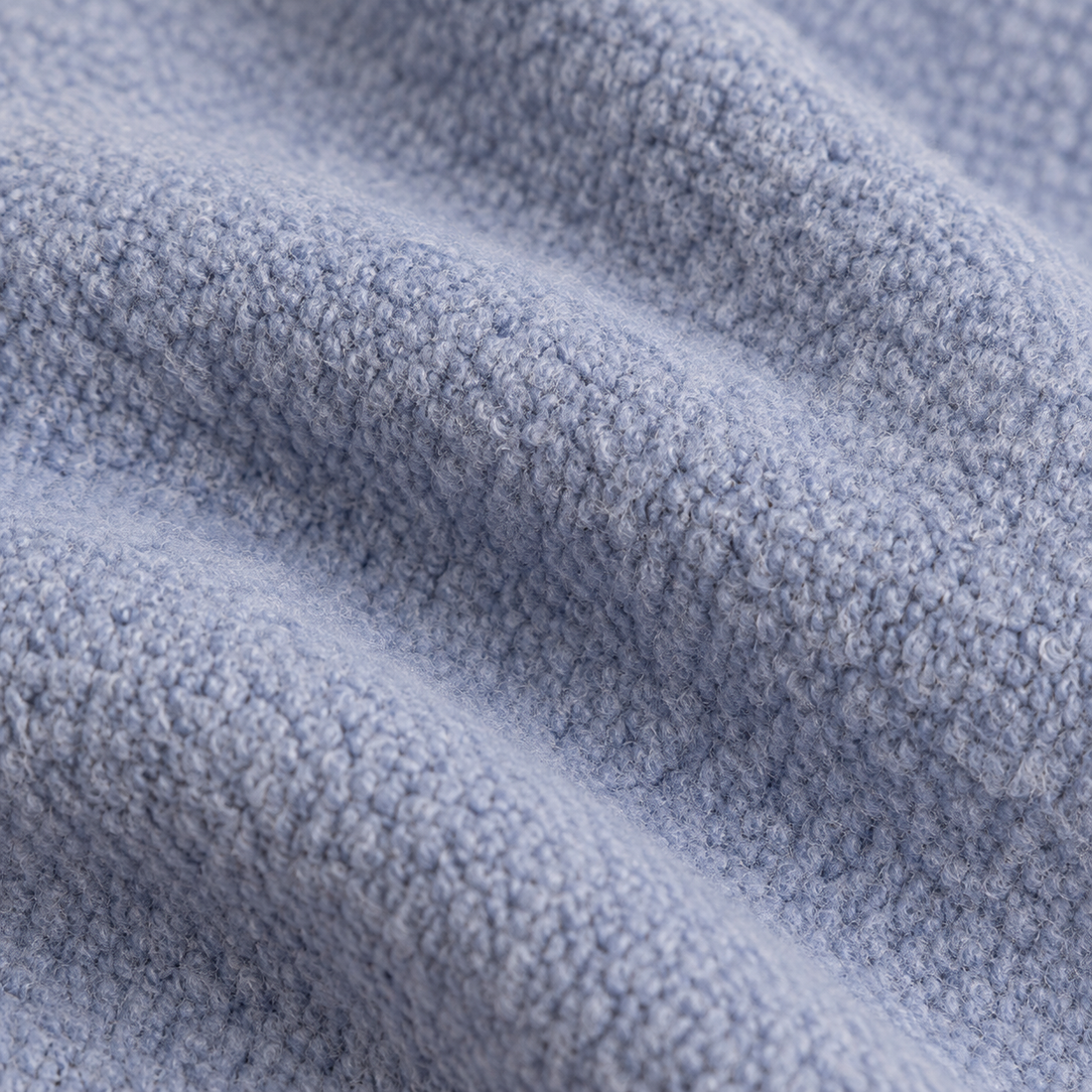 Halflange dubbelrijige damestrenchcoat met ceintuur en brede revers