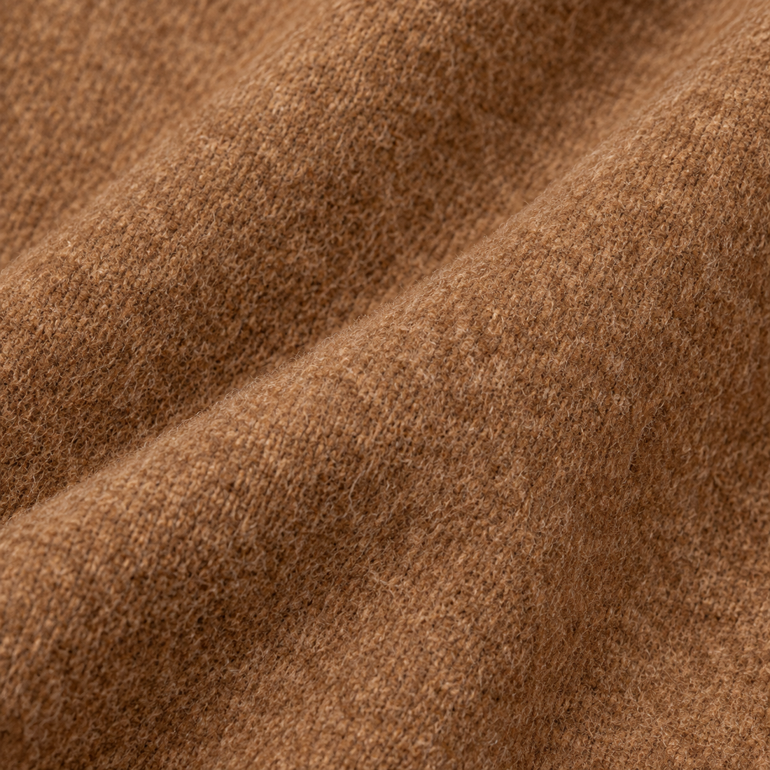 Halflange dubbelrijige damestrenchcoat met ceintuur en brede revers