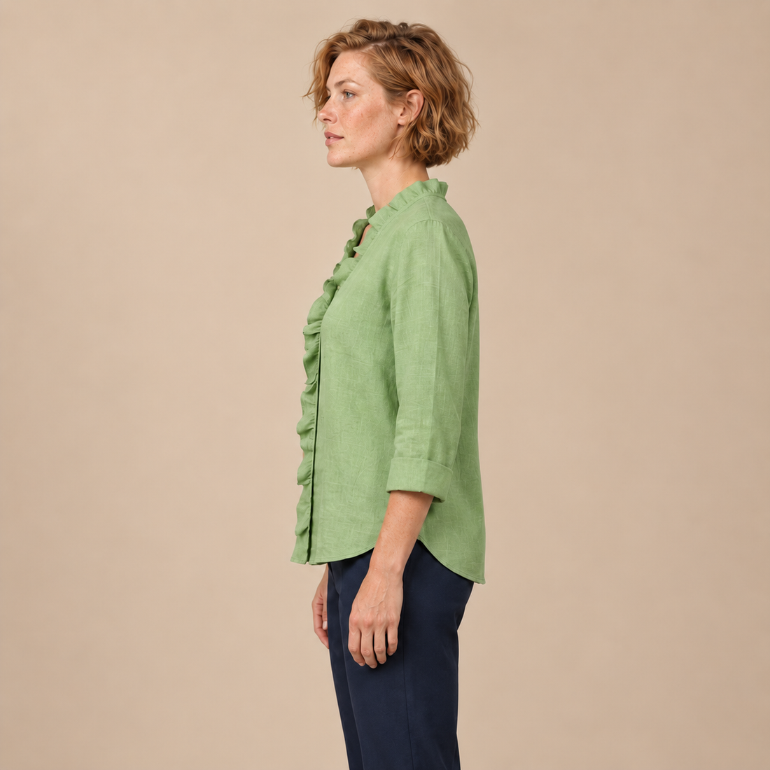 Damesblouse met ruches bij de hals en lange mouwen