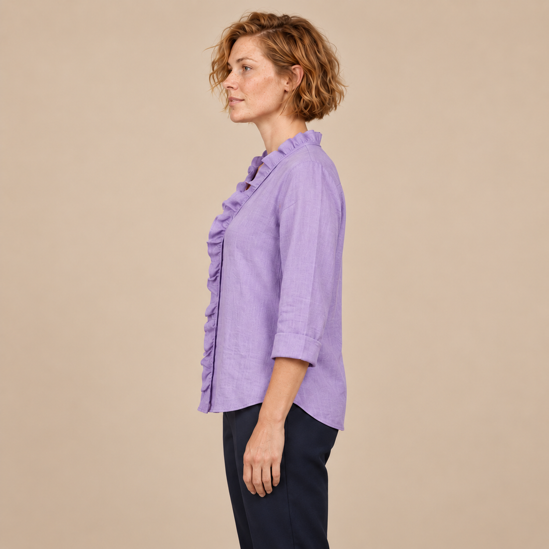 Damesblouse met ruches bij de hals en lange mouwen