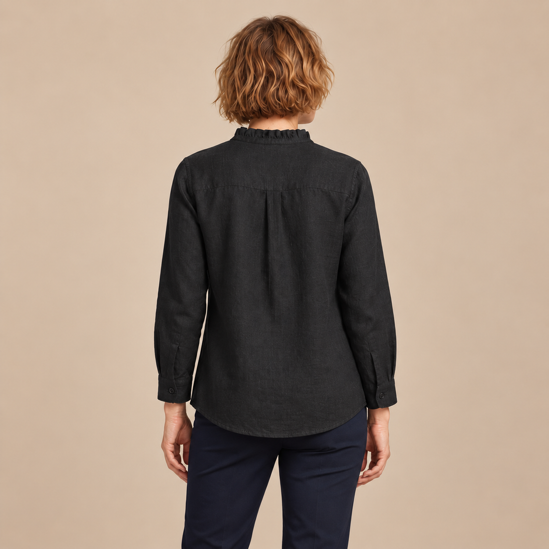 Damesblouse met ruches bij de hals en lange mouwen