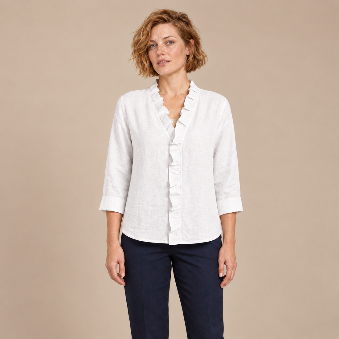 Damesblouse met ruches bij de hals en lange mouwen
