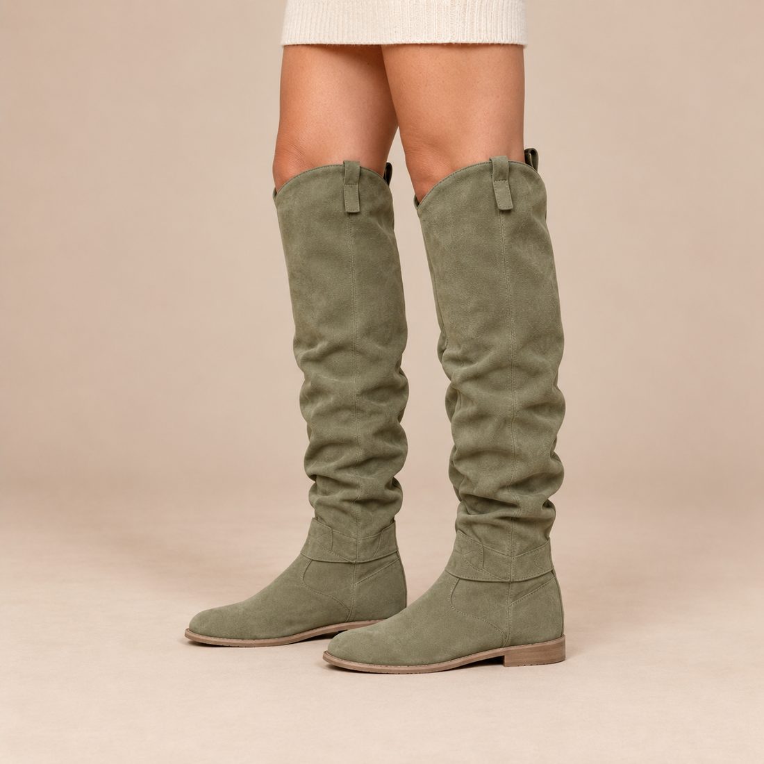 Overkneelaarzen voor dames met geplooide schacht en platte hak