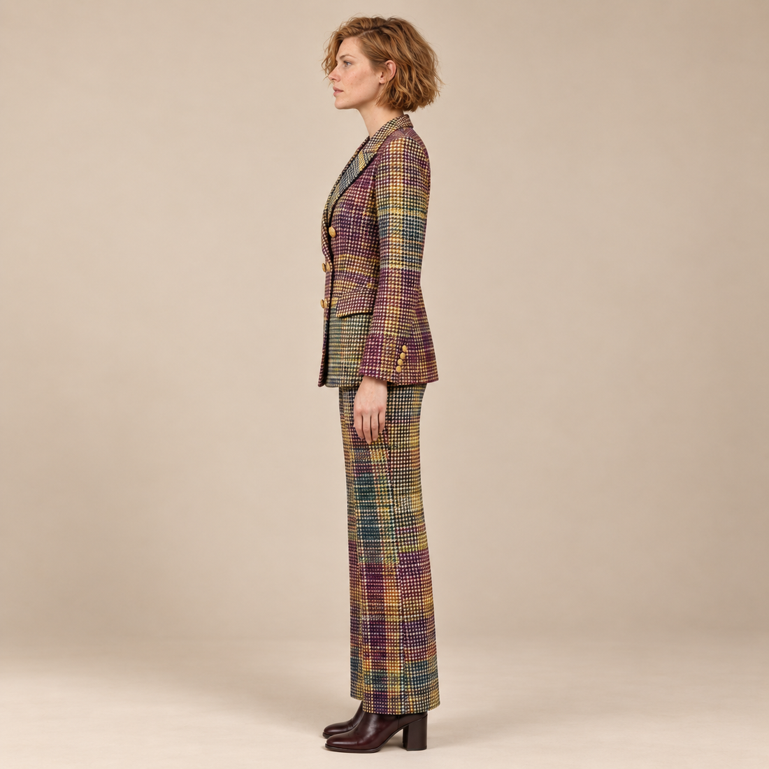 Damespak met dubbelrijige blazer en wijde broek