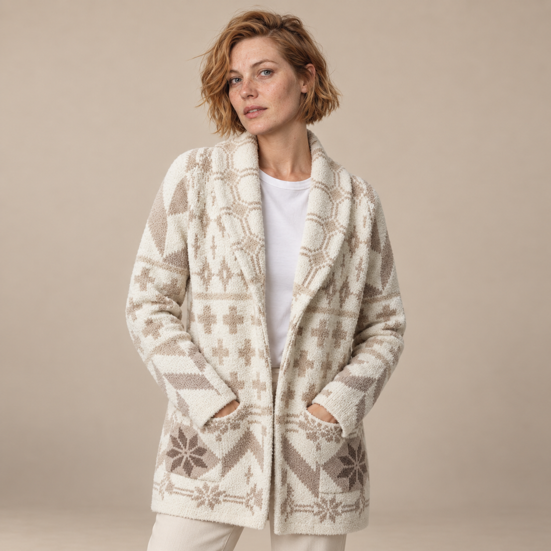 Damesvest met knoopsluiting en gebreid patroon