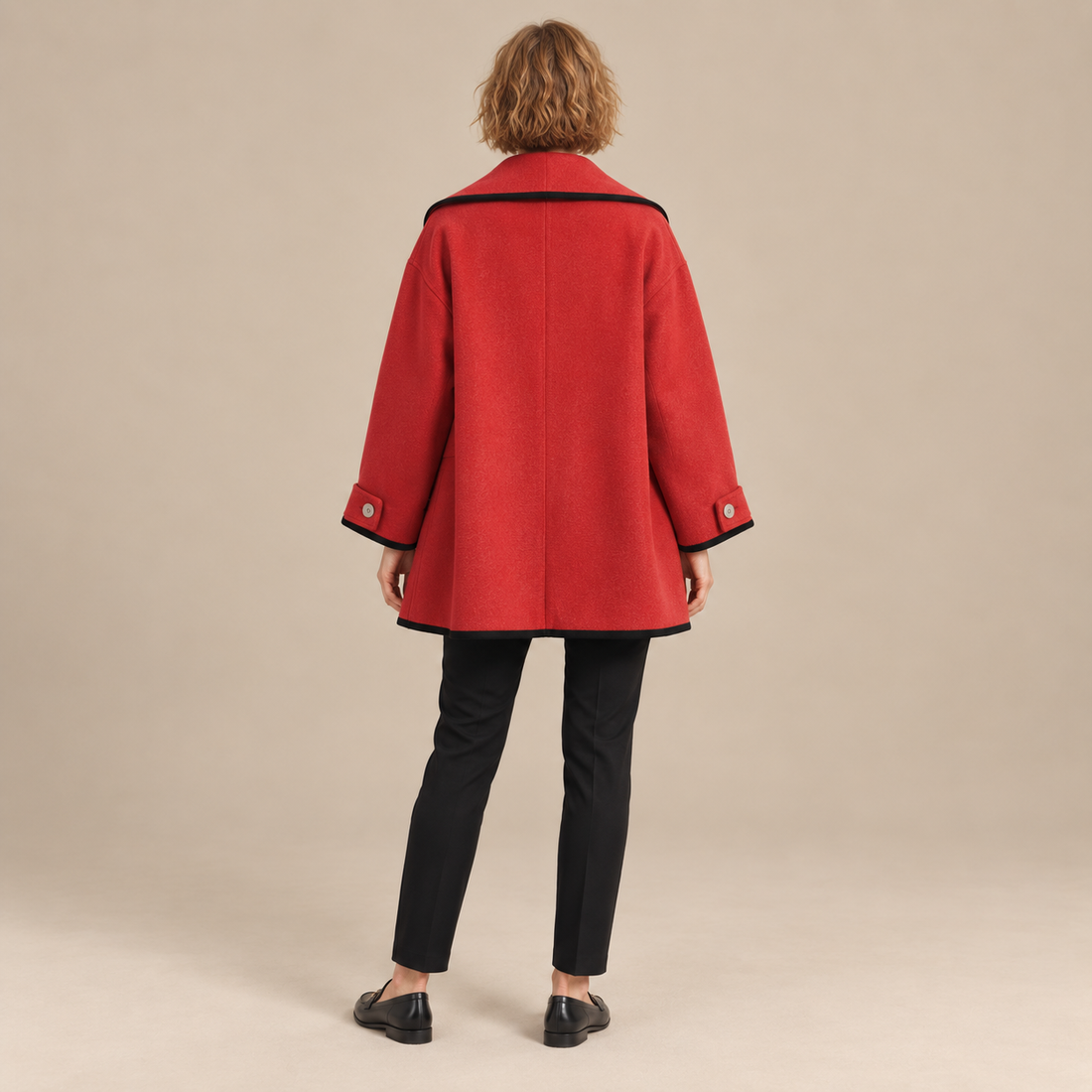 Oversized wollen damestrenchcoat met brede revers