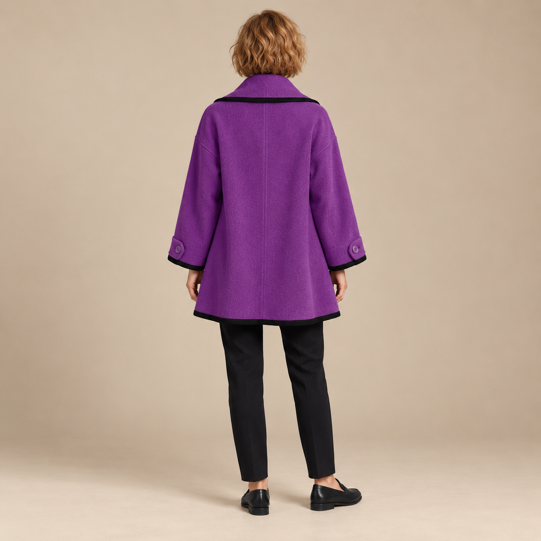 Oversized wollen damestrenchcoat met brede revers