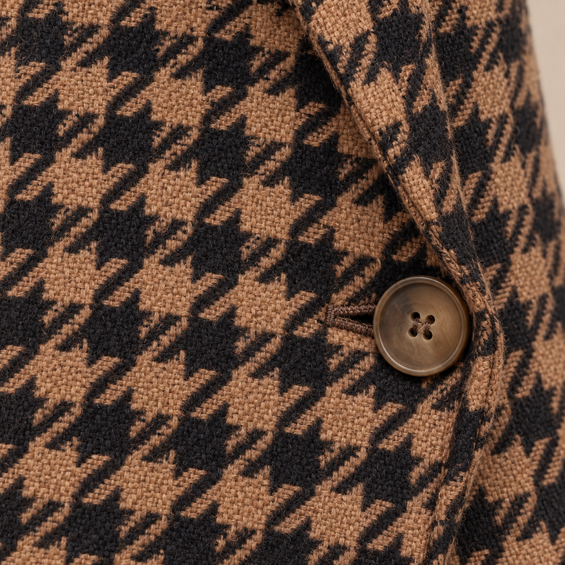 Getailleerde damesblazer met pied-de-poule en één knoop