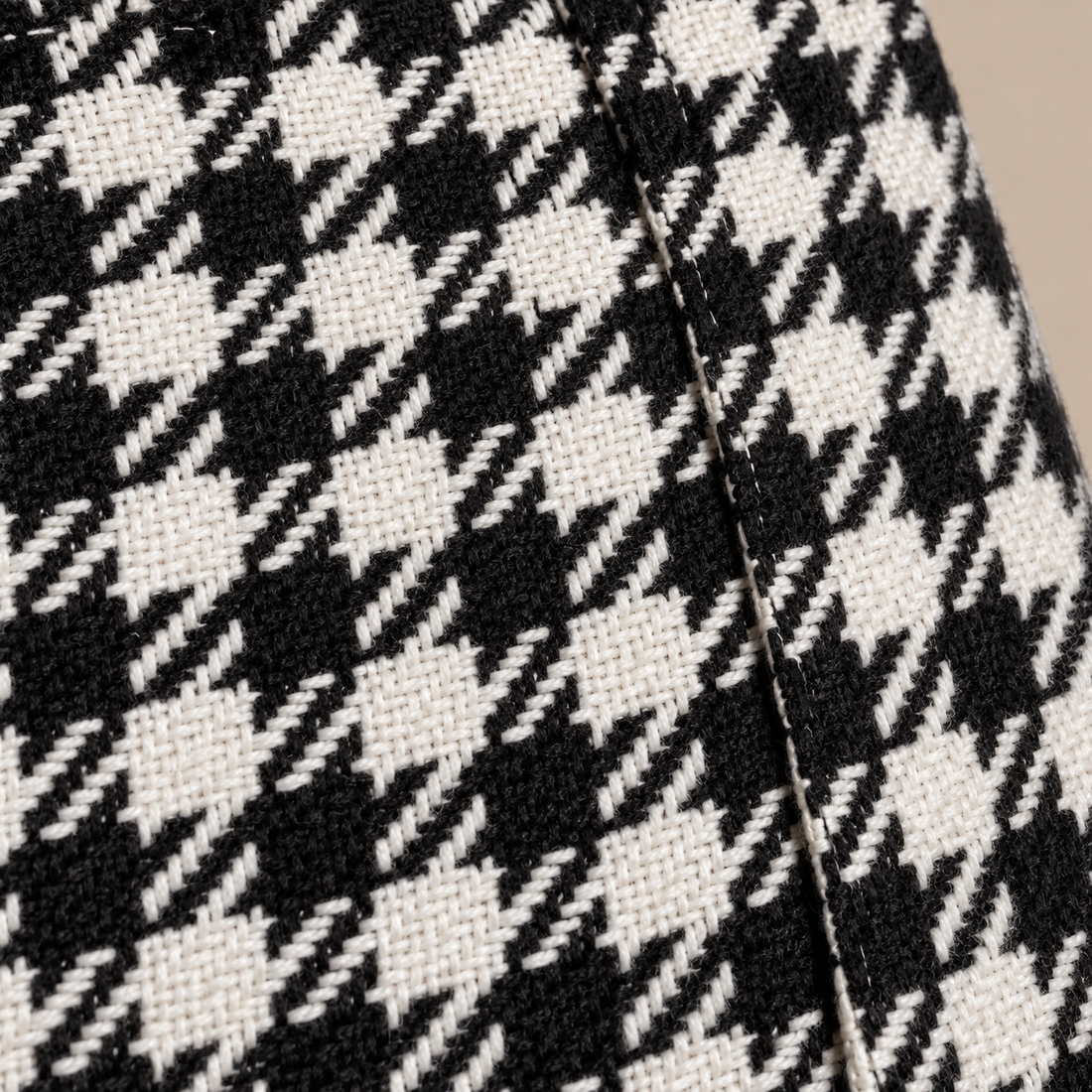 Getailleerde damesblazer met pied-de-poule en één knoop