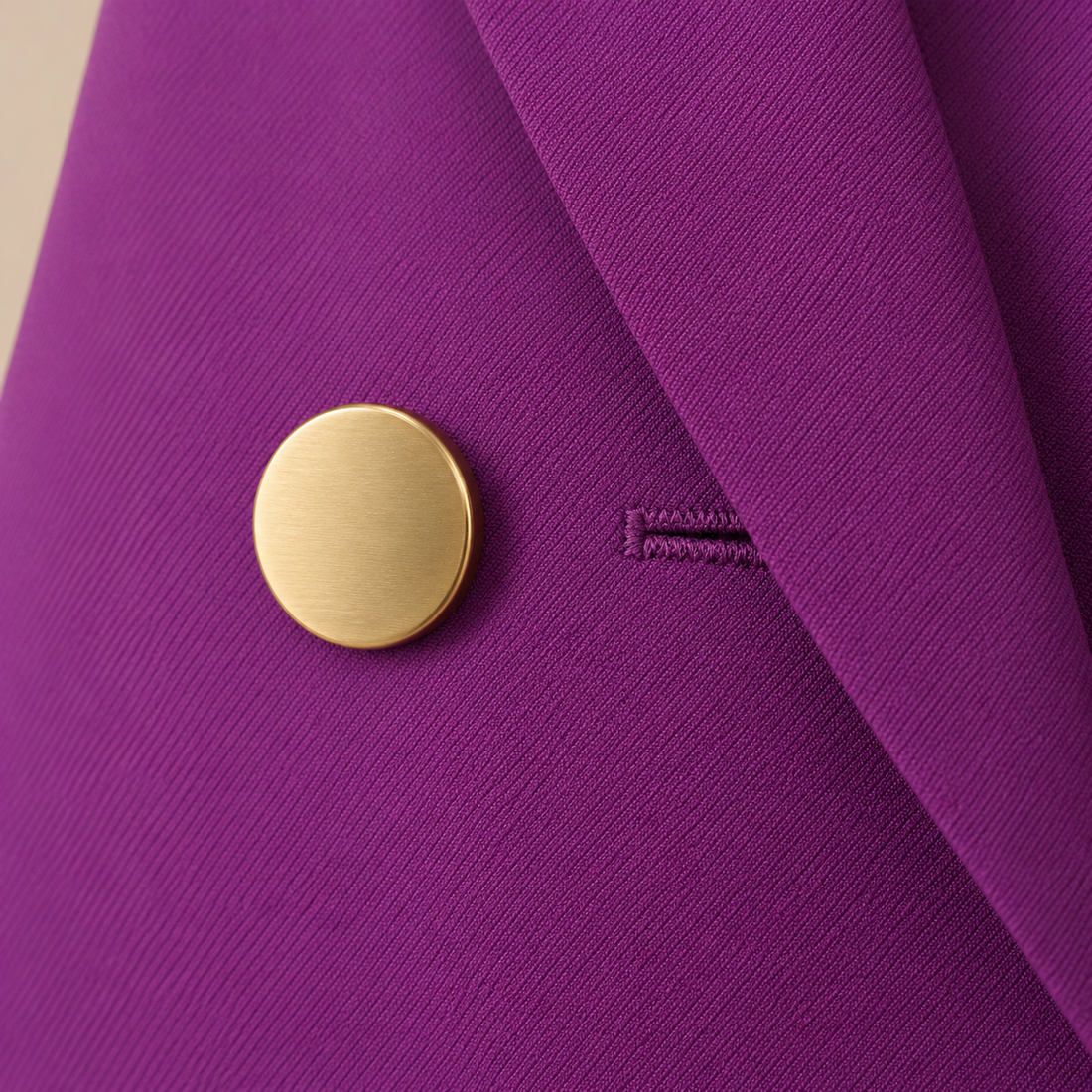 Dubbelrijige damesblazer met reverskraag