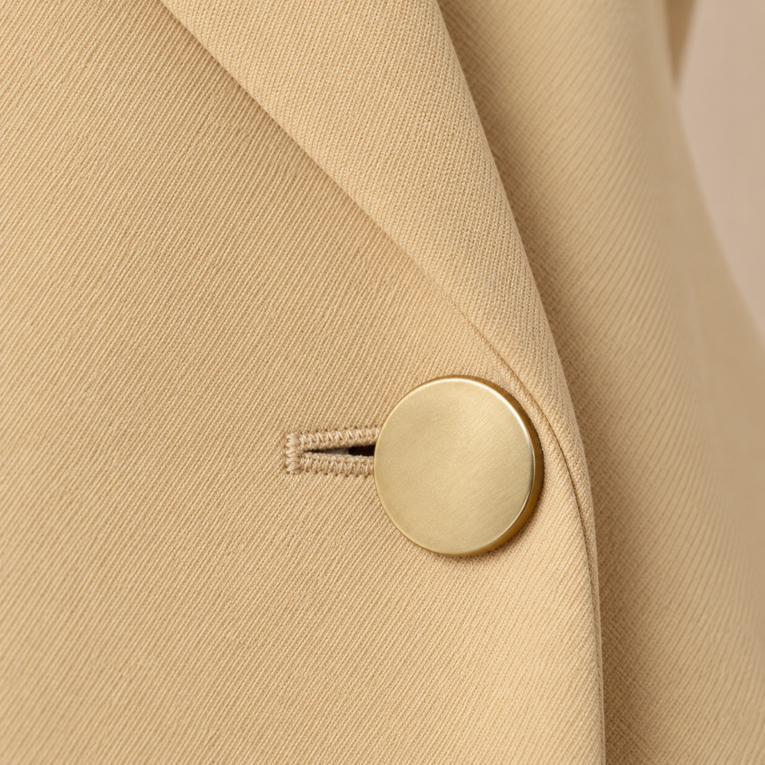 Dubbelrijige damesblazer met reverskraag