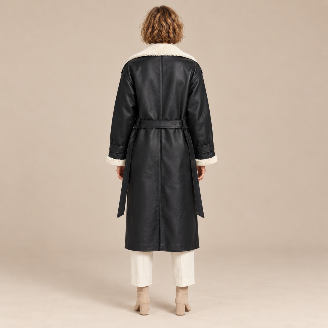 Dubbelrijige damestrenchcoat met sherpavoering